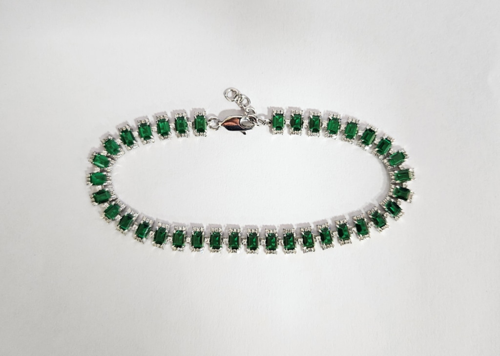 The Emeraldgon Tennis Bracelet